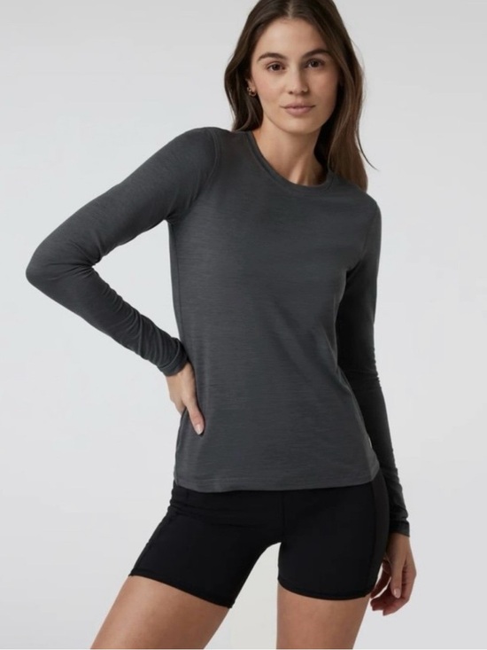 Vuori Tops - Vuori Long Sleeve Lux Crew Top